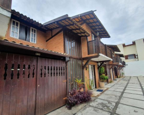 Casa Duplex com 3 Quartos há 700m da praia